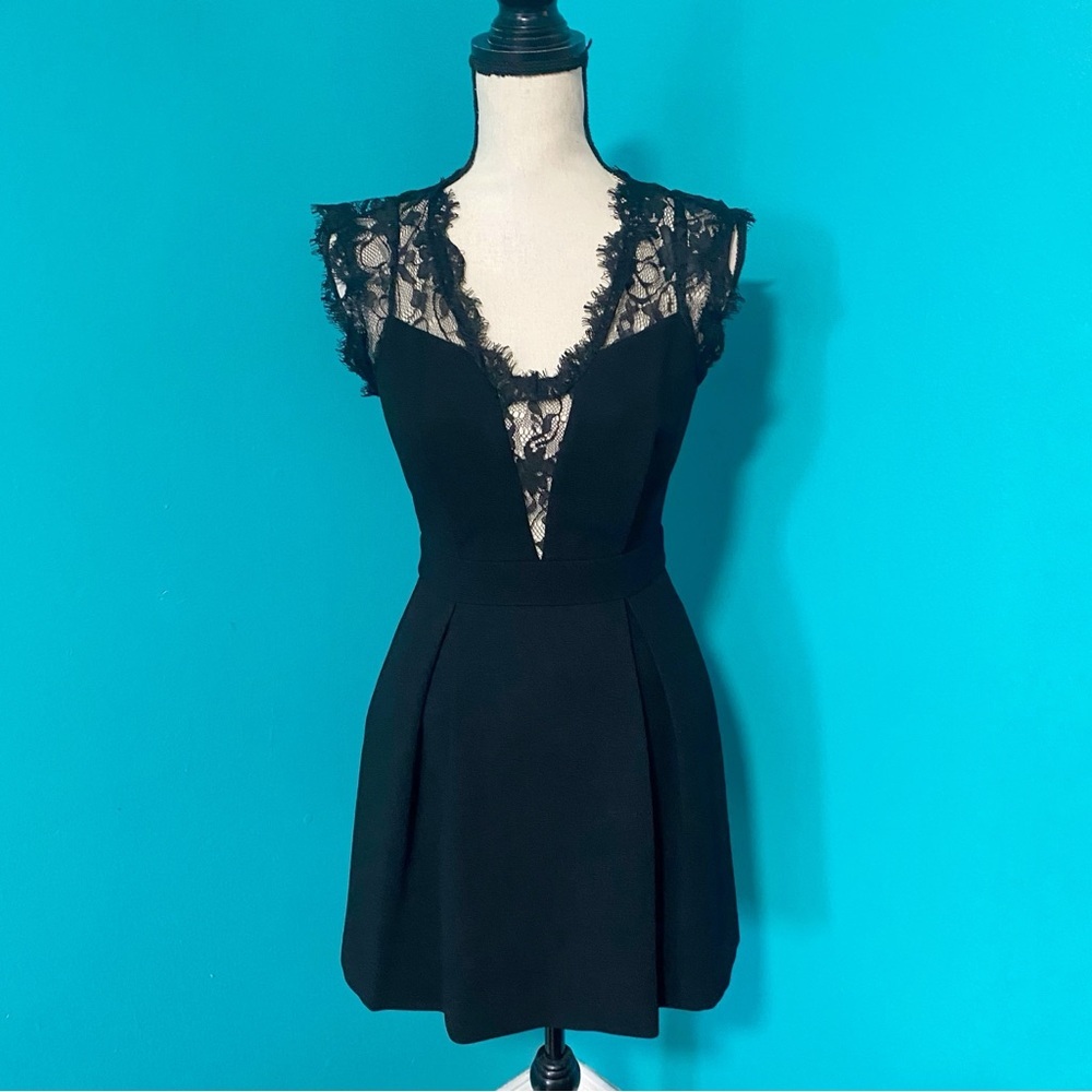 BCBGeneration 0 Black Lace Inset Sleeveless Mini Fit And Flare Dress - Picture 2 of 5